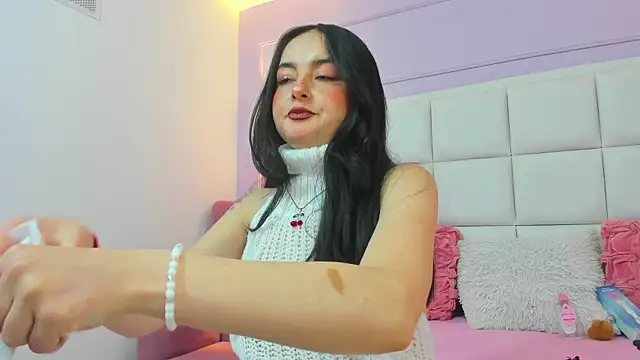 Ashleypetit online show from February 13, 2026, 12:56 pm