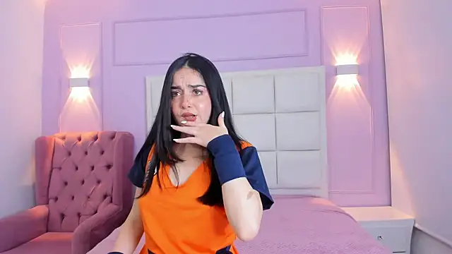 Ashleypetit online show from April 26, 2026, 12:47 pm