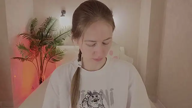 Snapshot of bella_li__ chatting on March 27, 2026, 1:33 am bella li online show from March 27, 2026, 1:33 am