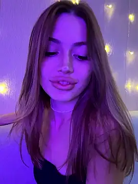 Elizabeth Tay online show from October 15, 2025, 5:02 pm