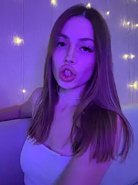 Elizabeth Tay online show from October 29, 2025, 5:25 pm