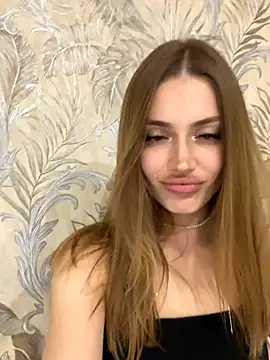 Elizabeth Tay online show from November 2, 2025, 5:37 pm