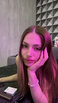 Elizabeth Tay online show from April 30, 2026, 6:47 pm