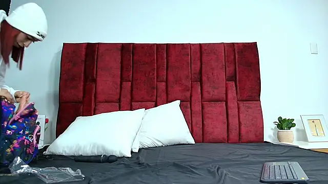 emma hearths online show from November 20, 2025, 8:41 pm