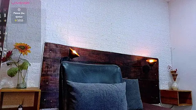 JhosuaVega online show from November 11, 2025, 8:09 pm