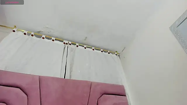 Snapshot of miajhonsonx chatting on May 8, 2026, 2:44 pm miajhonsonx online show from May 8, 2026, 2:44 pm