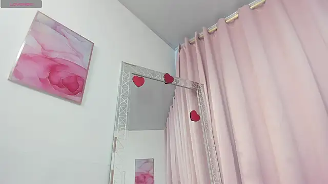 Snapshot of miajhonsonx chatting on June 9, 2026, 2:06 pm miajhonsonx online show from June 9, 2026, 2:06 pm