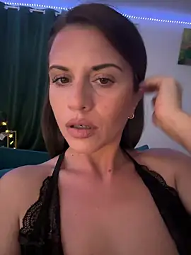 ScarlettNoirr online show from June 24, 2026, 7:02 pm