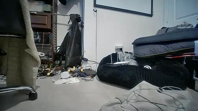 jasoncali305 online show from November 10, 2025, 10:03 am