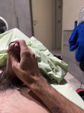 alexbergo87 online show from September 26, 2025, 9:41 pm