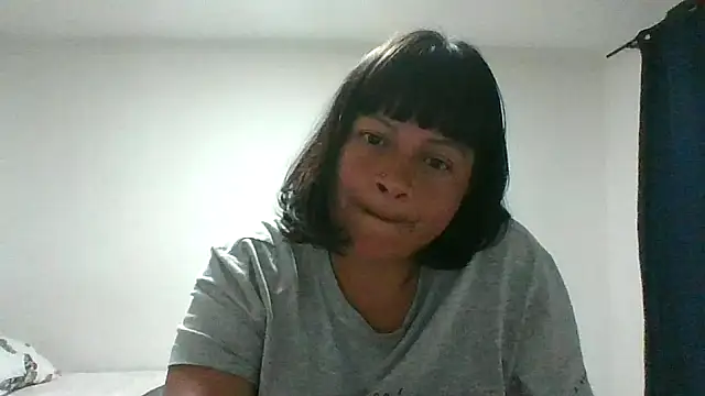 adri89-g online show from March 1, 2026, 3:41 am