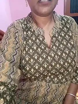 Snapshot of KannadaTamilTeluguBeauty chatting on May 8, 2026, 3:28 pm KannadaTamilTeluguBeauty online show from May 8, 2026, 3:28 pm