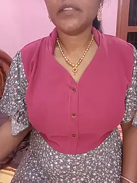 Snapshot of KannadaTamilTeluguBeauty chatting on May 10, 2026, 3:17 pm KannadaTamilTeluguBeauty online show from May 10, 2026, 3:17 pm