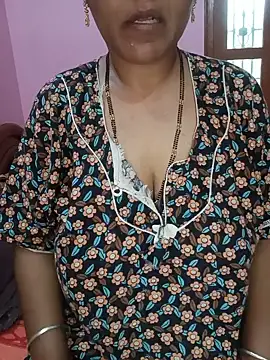 Snapshot of KannadaTamilTeluguBeauty chatting on May 17, 2026, 10:55 am KannadaTamilTeluguBeauty online show from May 17, 2026, 10:55 am