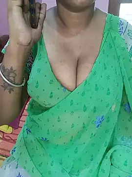 Snapshot of KannadaTamilTeluguBeauty chatting on May 20, 2026, 9:15 am KannadaTamilTeluguBeauty online show from May 20, 2026, 9:15 am