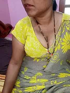 Snapshot of KannadaTamilTeluguBeauty chatting on May 25, 2026, 9:04 am KannadaTamilTeluguBeauty online show from May 25, 2026, 9:04 am
