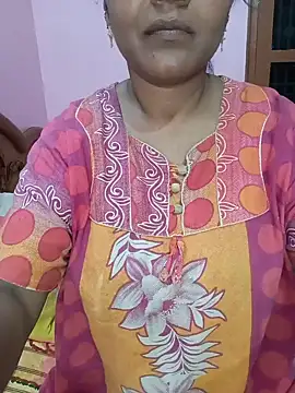 Snapshot of KannadaTamilTeluguBeauty chatting on June 4, 2026, 2:45 pm KannadaTamilTeluguBeauty online show from June 4, 2026, 2:45 pm