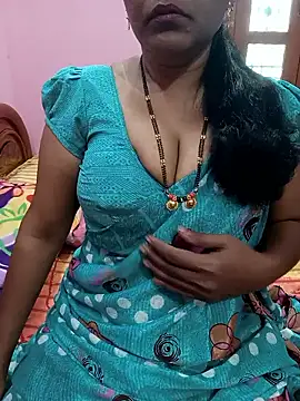 Snapshot of KannadaTamilTeluguBeauty chatting on June 15, 2026, 3:42 am KannadaTamilTeluguBeauty online show from June 15, 2026, 3:42 am