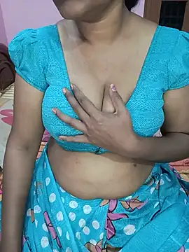 Snapshot of KannadaTamilTeluguBeauty chatting on June 15, 2026, 7:16 pm KannadaTamilTeluguBeauty online show from June 15, 2026, 7:16 pm