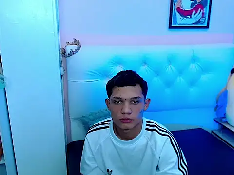 Snapshot of EL_VENEZOLANO_22CM chatting on September 19, 2025, 7:10 am EL VENEZOLANO 22CM online show from September 19, 2025, 7:10 am