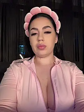 Snapshot of Andrestarr chatting on June 15, 2026, 7:05 pm Andrestarr online show from June 15, 2026, 7:05 pm