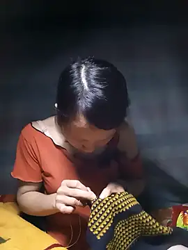 bonnie-00 online show from October 21, 2025, 2:40 pm