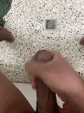 Snapshot of ali__ali210 chatting on December 16, 2025, 11:10 pm ali ali210 online show from December 16, 2025, 11:10 pm