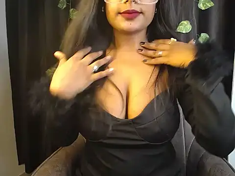 Snapshot of Naughtyy_stripgirl chatting on November 12, 2025, 1:33 pm Naughtyy stripgirl online show from November 12, 2025, 1:33 pm