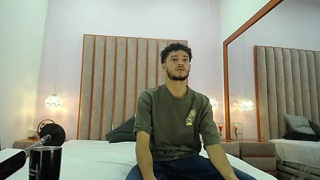 EthanCollen online show from October 19, 2025, 11:05 pm