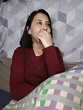 scarletoficial online show from June 14, 2026, 2:24 am