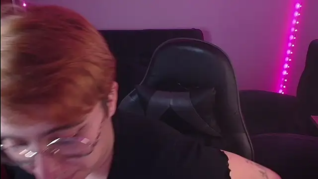 Miacatsito3 online show from October 4, 2025, 2:20 am