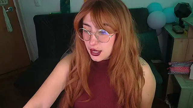 Miacatsito3 online show from December 3, 2025, 12:07 am