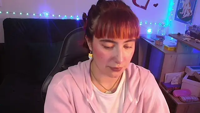 Miacatsito3 online show from April 28, 2026, 12:20 am