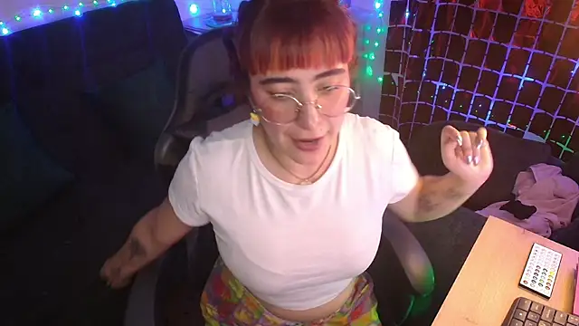 Miacatsito3 online show from April 28, 2026, 2:38 am