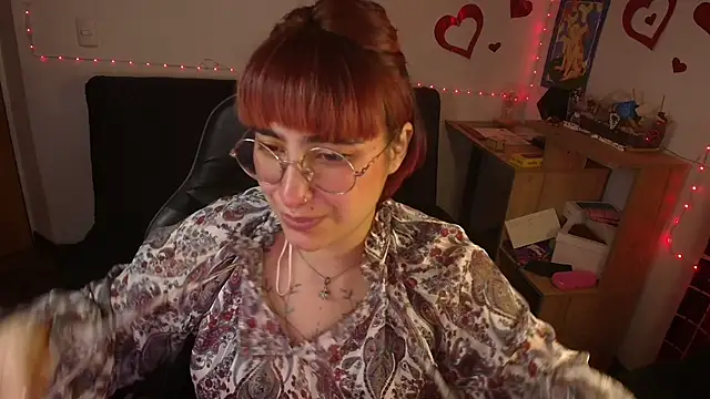 Snapshot of Miacatsito3 chatting on May 12, 2026, 5:15 am Miacatsito3 online show from May 12, 2026, 5:15 am
