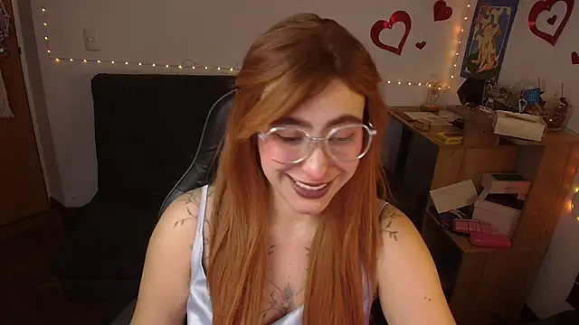Snapshot of Miacatsito3 chatting on May 19, 2026, 5:03 am Miacatsito3 online show from May 19, 2026, 5:03 am