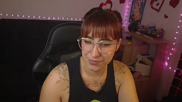 Snapshot of Miacatsito3 chatting on May 26, 2026, 4:08 am Miacatsito3 online show from May 26, 2026, 4:08 am