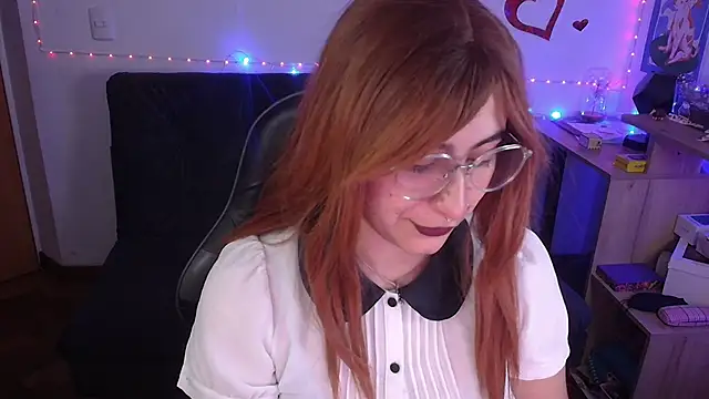 Snapshot of Miacatsito3 chatting on June 2, 2026, 2:02 am Miacatsito3 online show from June 2, 2026, 2:02 am