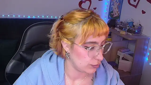 Snapshot of Miacatsito3 chatting on June 16, 2026, 6:16 am Miacatsito3 online show from June 16, 2026, 6:16 am