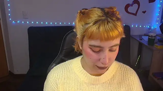 Snapshot of Miacatsito3 chatting on June 24, 2026, 2:43 am Miacatsito3 online show from June 24, 2026, 2:43 am