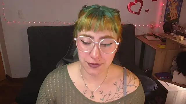 Snapshot of Miacatsito3 chatting on July 10, 2026, 6:54 pm Miacatsito3 online show from July 10, 2026, 6:54 pm