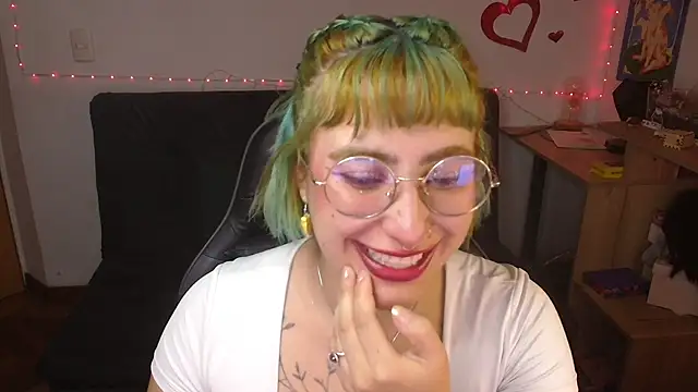Snapshot of Miacatsito3 chatting on July 14, 2026, 1:41 am Miacatsito3 online show from July 14, 2026, 1:41 am