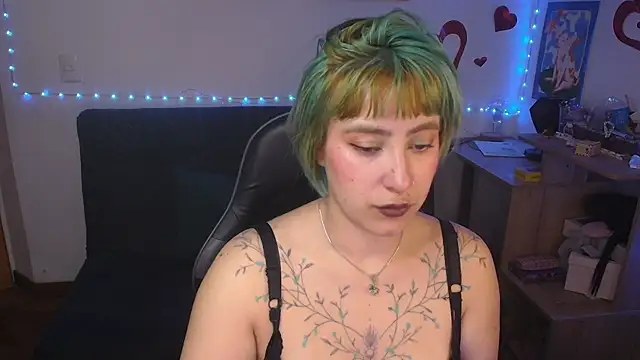 Snapshot of Miacatsito3 chatting on July 16, 2026, 2:50 am Miacatsito3 online show from July 16, 2026, 2:50 am
