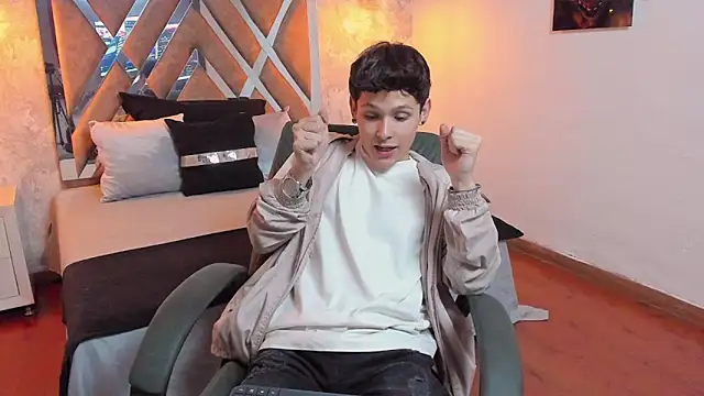 Snapshot of kraven_lust chatting on September 20, 2025, 3:07 am kraven lust online show from September 20, 2025, 3:07 am