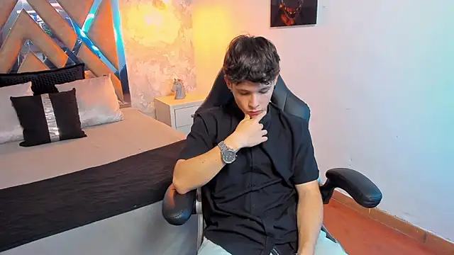 Snapshot of kraven_lust chatting on October 25, 2025, 3:47 am kraven lust online show from October 25, 2025, 3:47 am