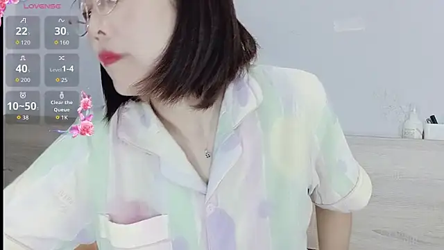 Snapshot of Miraitowa_ chatting on June 17, 2026, 3:09 am Miraitowa online show from June 17, 2026, 3:09 am