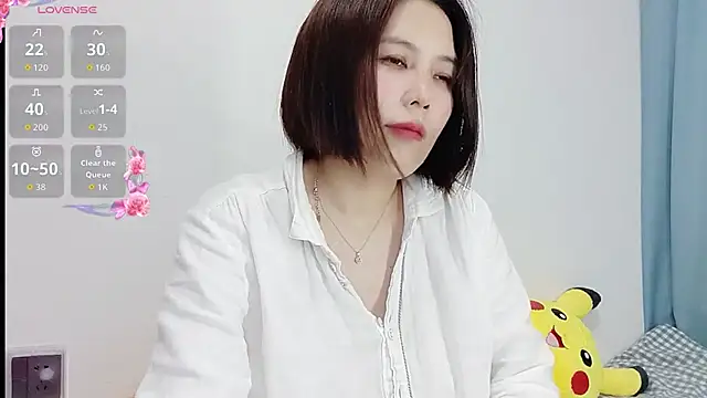 Snapshot of Miraitowa_ chatting on June 26, 2026, 4:11 pm Miraitowa online show from June 26, 2026, 4:11 pm