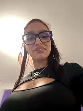 Snapshot of EllaBlowy chatting on September 30, 2025, 11:48 am EllaBlowy online show from September 30, 2025, 11:48 am