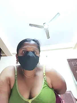 Snapshot of Sowjanya-telugu chatting on October 29, 2025, 7:15 pm Sowjanya-telugu online show from October 29, 2025, 7:15 pm