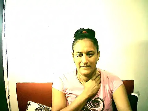 Snapshot of Indiansexyboobs18 chatting on December 4, 2025, 8:23 am Indiansexyboobs18 online show from December 4, 2025, 8:23 am